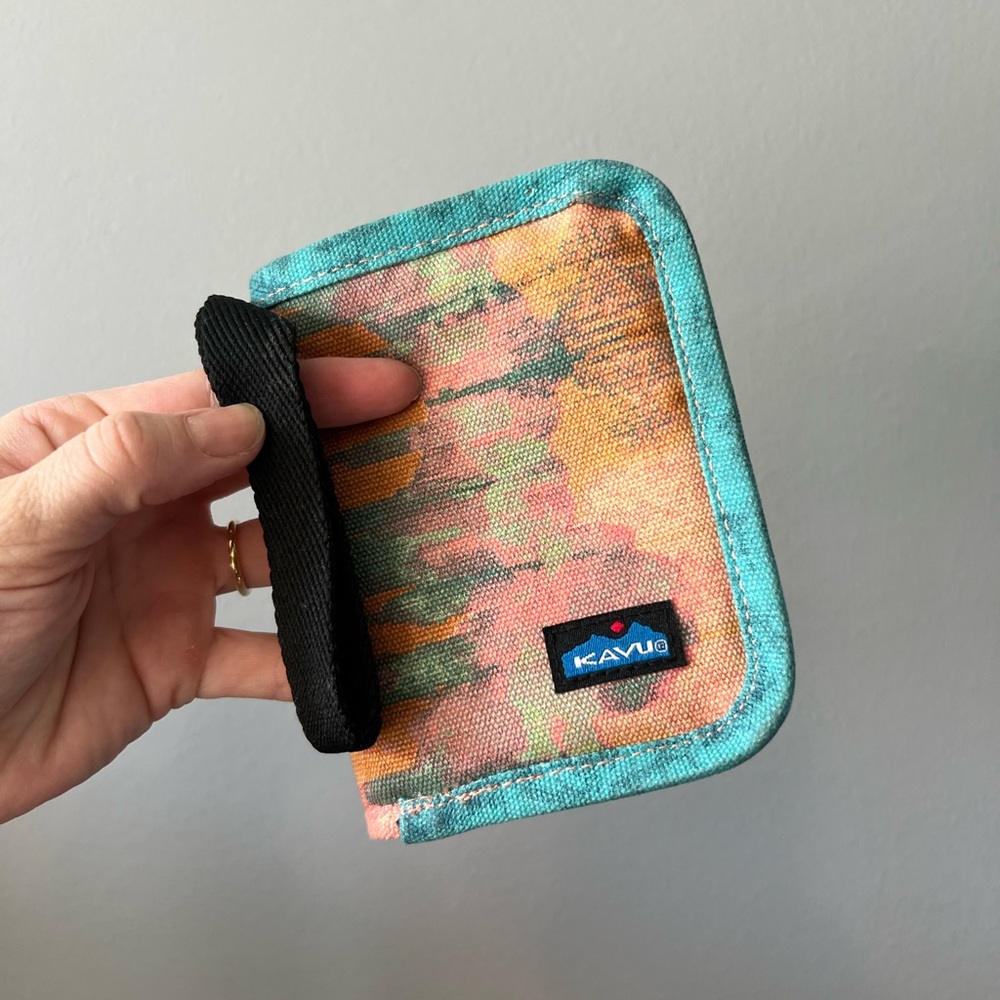 Kavu Zippy Canvas Wristlet Wallet
